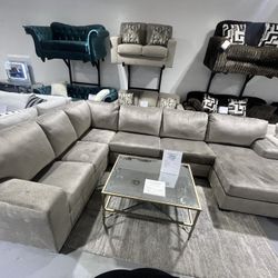 💥3pc Sectional W/ Chaise💥
