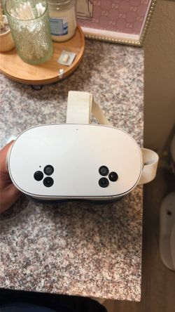 Meta Quest 3 VR Headset + 2 Controllers