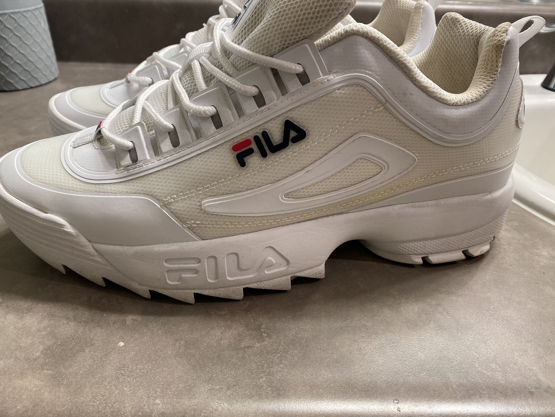 Ounce joggen mode Fila Disruptor 2 For Men for Sale in Los Angeles, CA - OfferUp