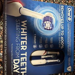 Oral B ProAdvantage Electric Rechargeable Toothbrush