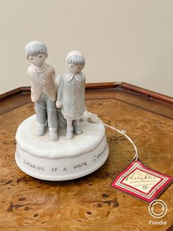 “White Christmas” Ceramic Figurine Music Box