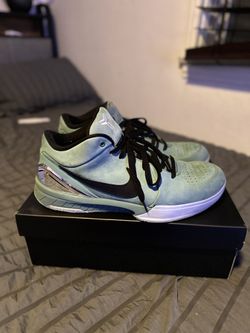 Kobe 4 Protro “Girl Dad” Size 10.5