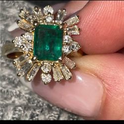 14k Vintage Emerald Green and Gold Diamond Halo Ring comes with appraisal