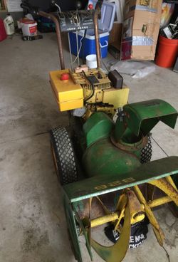 Snow blower John Deere