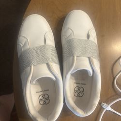 Women’s Daisy Fuentes Tennis Shoes, Size 9