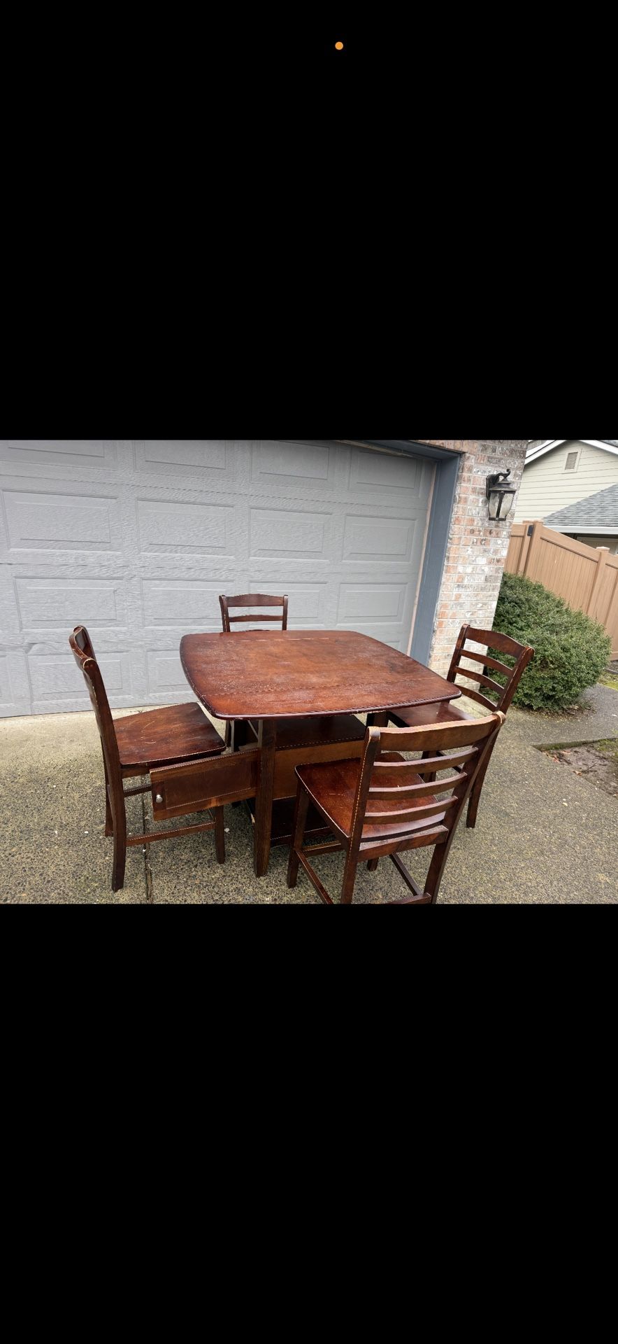 Dinning Table /4 Chairs