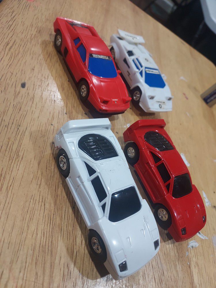 Slot Cars 1:43 Scale Ferraris And Lambo Great Condition 