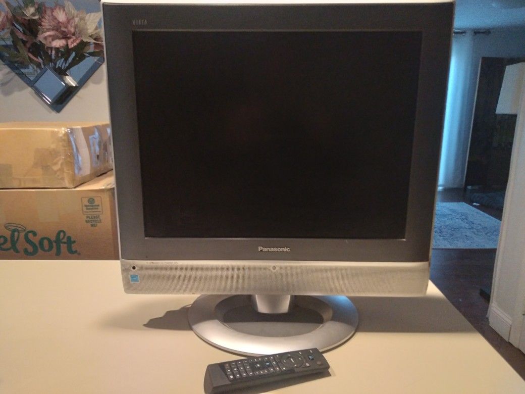 PANASONIC 20 INCH FLAT SCREEN TV WITH REMOTE EXCELLENT!