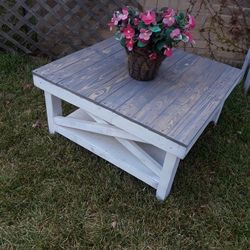 Farmhouse furniture coffee table