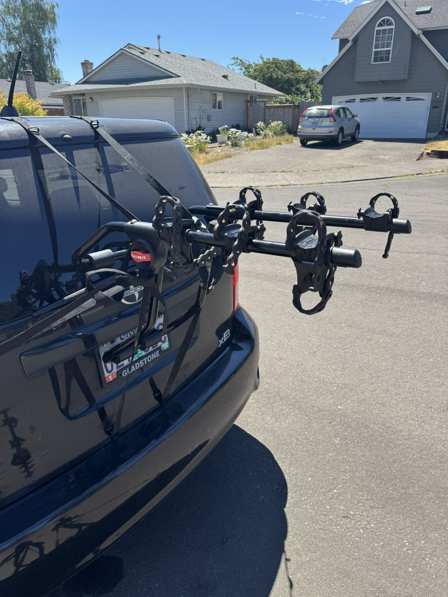 Yakima Trunk Mount Bike Rack - Holds 3 Bikes - Great Condition!