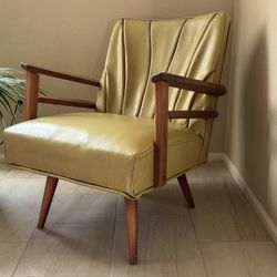 Mid Century Modern Rocking Accent Chair – Original Vinyl & Wood Frame