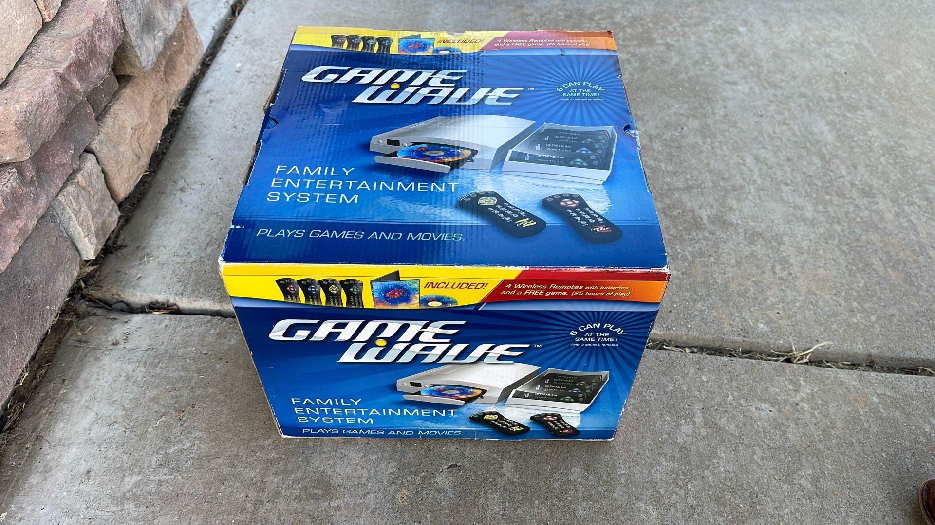 Game Wave Family Entertainment System Console plus 2games.