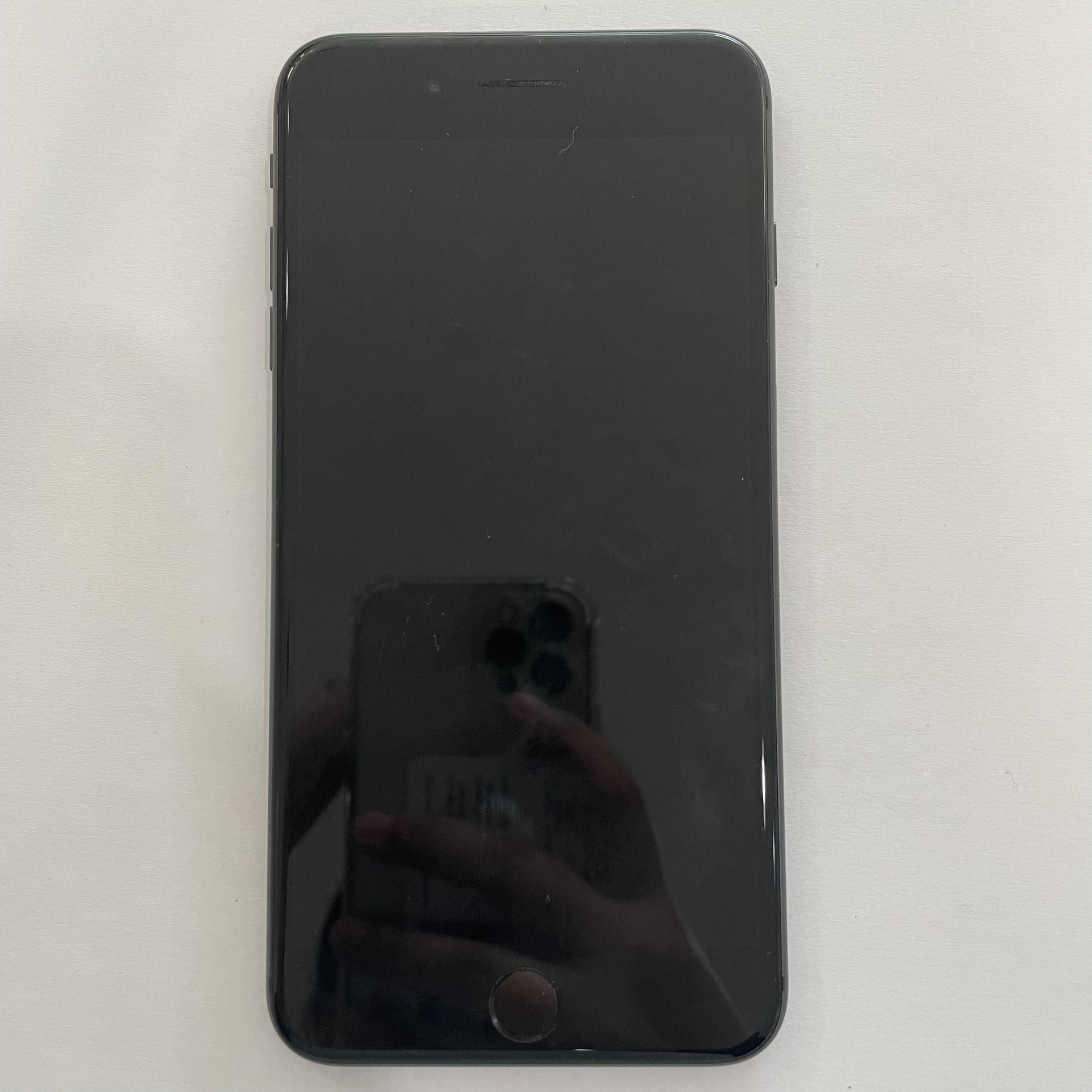 Iphone plus 64 gb Unlocked Comes with Store warranty Free