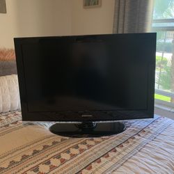 Samsung TV - 32" Class / 720p / 60Hz / LCD HDTV
