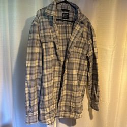 XL men’s heavyweight Carhartt shirt