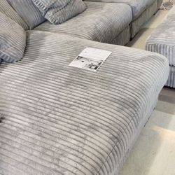 [OM] 🟪 Only $45 initial then take it home 🏡 Brand New  Lindyn 2 Piece Sectional With Chaise 