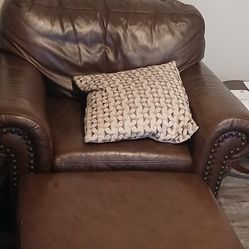 couch and love seat with foot stand 