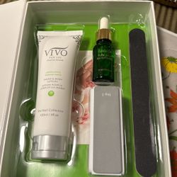 Vivo Per Lei Dead Sea Minerals Exquisito Set de Manicura Manzana Verde