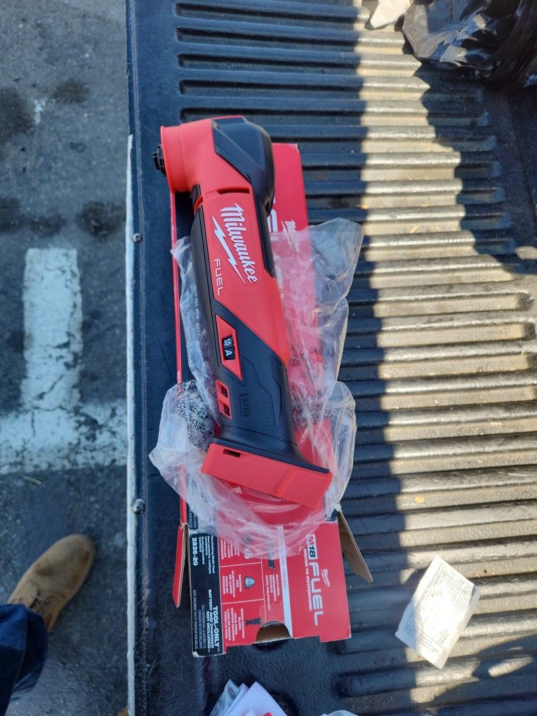 Milwaukee M18 Fuel Brushless Multi Tool