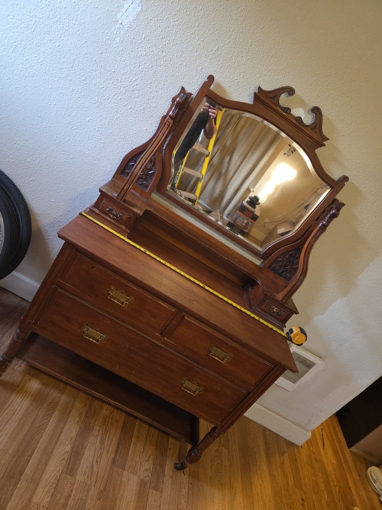 Vintage Vanity With Swivel Mirror