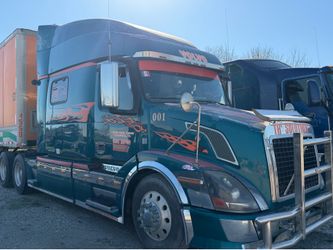 2010 Volvo VNL 730