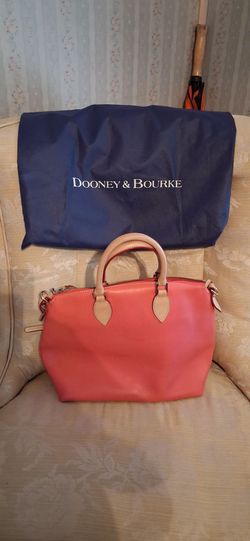 Dooney & Bourke purse 👛