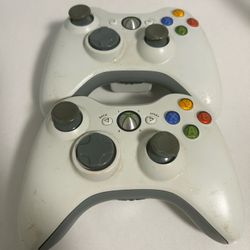 2 Xbox 360 Controllers 