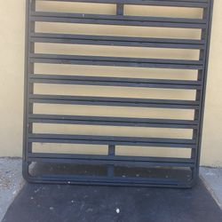 Yakima LockNLoad Platform Roof Rack 