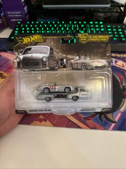 Hot Wheels Car Culture Team Transport Mercedes Benz 300 SLR & Renntransporter.