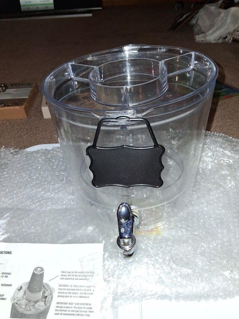 Drink Dispenser With Top W/compartments for fruit or garnish