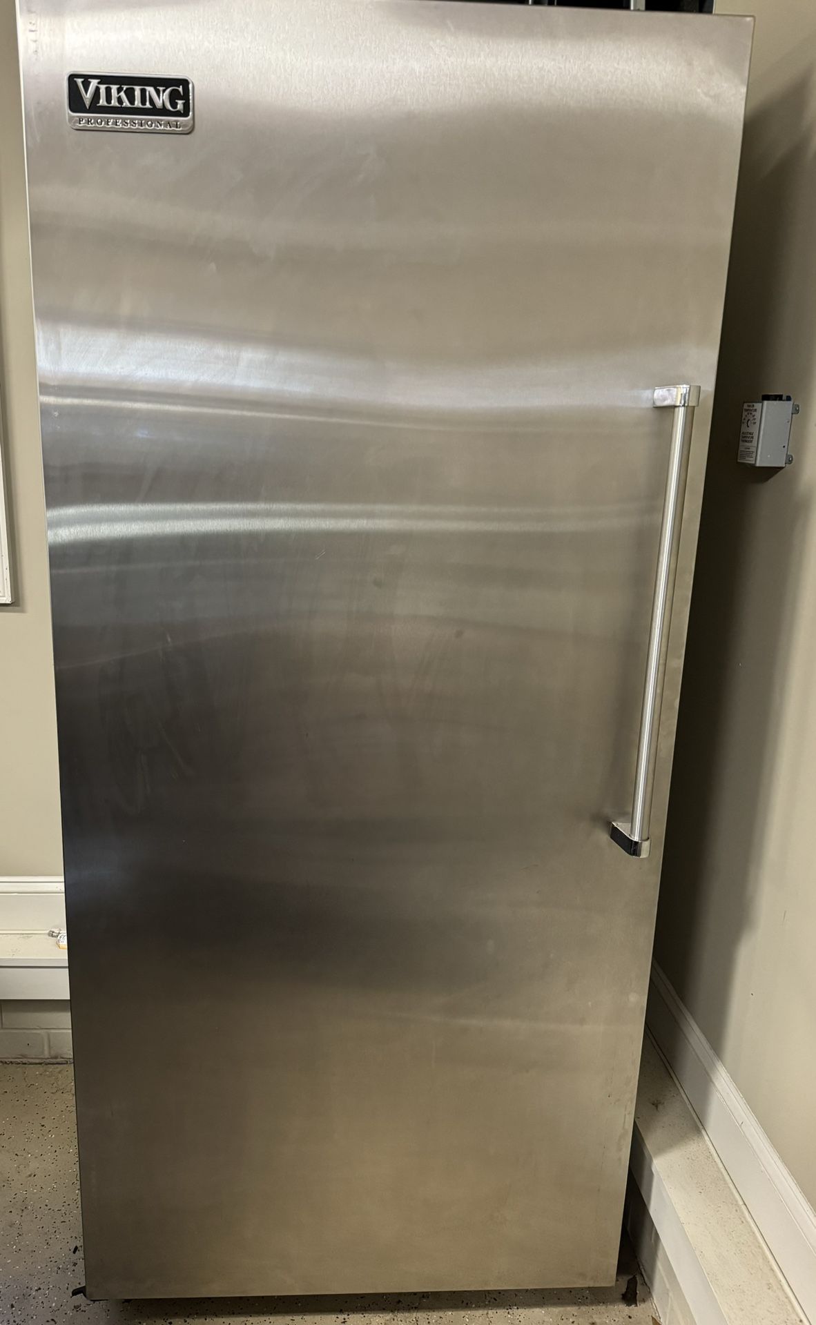 Refrigerator- Viking 