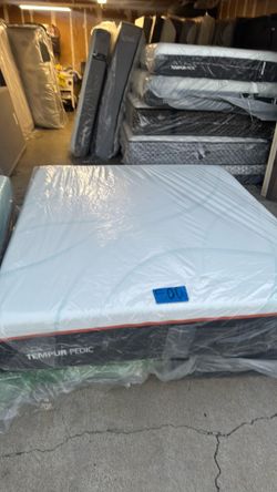 California King mattress and box Pring Tempur Pedic