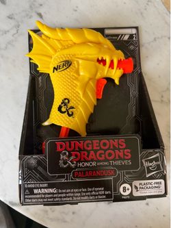 Nerf Dungeons & Dragons Palarandusk blaster in yellow & orange