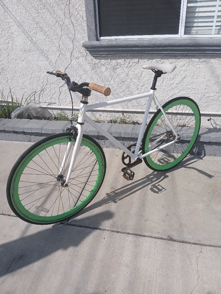 Men's 700c Fixie Road Bike