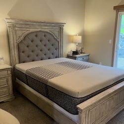 Wayfair Queen Bed frame And Living Spaces Mattress 