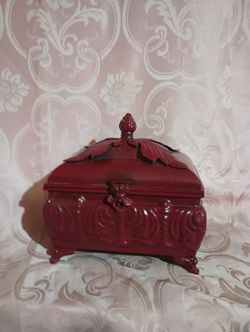 Acorn Leaf Red Trinket Box 