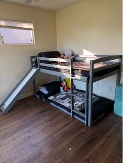 Low bunk bed