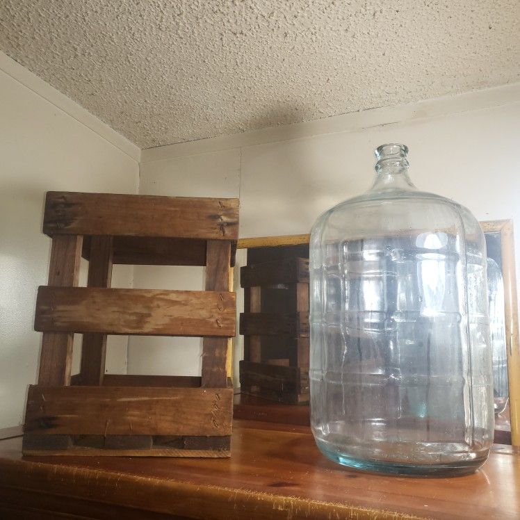 Vintage CARBOY GLASS CLEAR WATER JUG BOTTLE WITH CRATE 