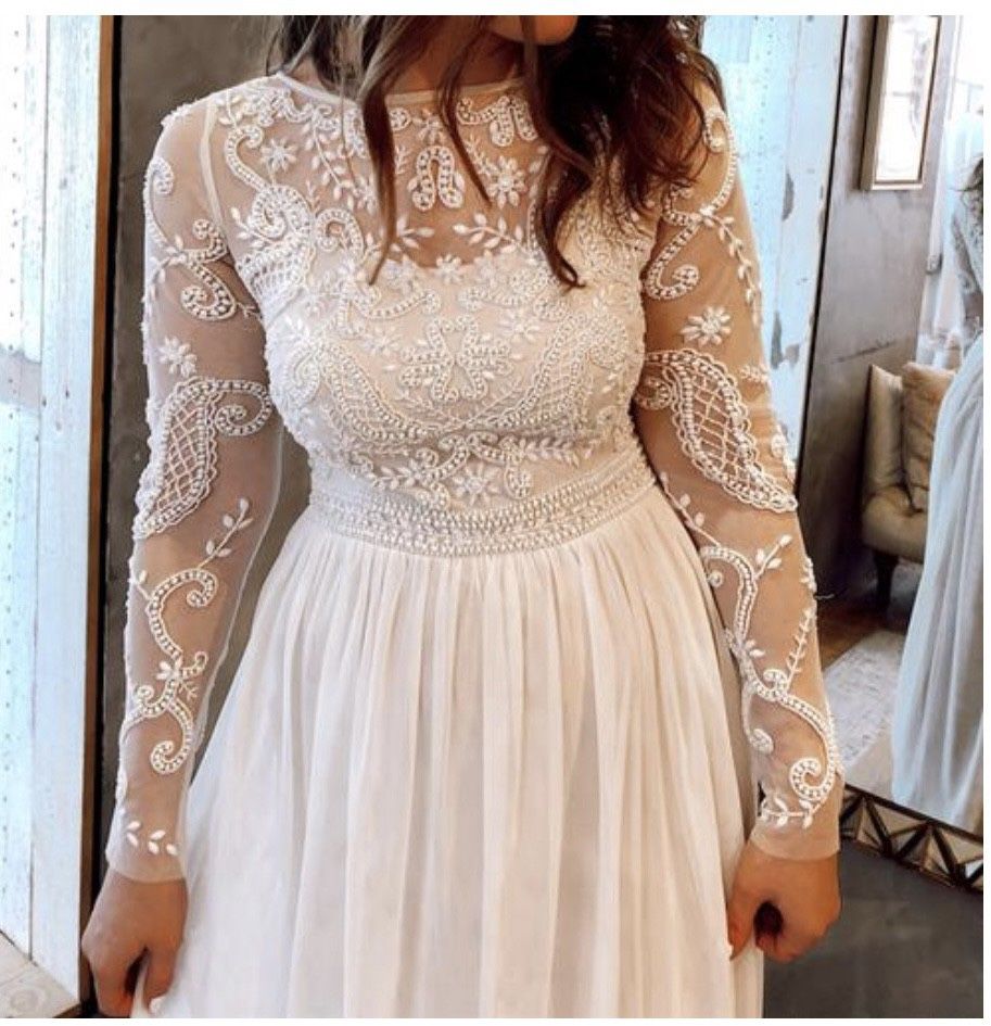 BRAND NEW WEDDING DRESS 