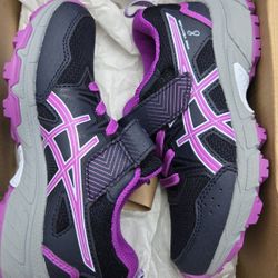 Brand New Asics - Kids Size 12 