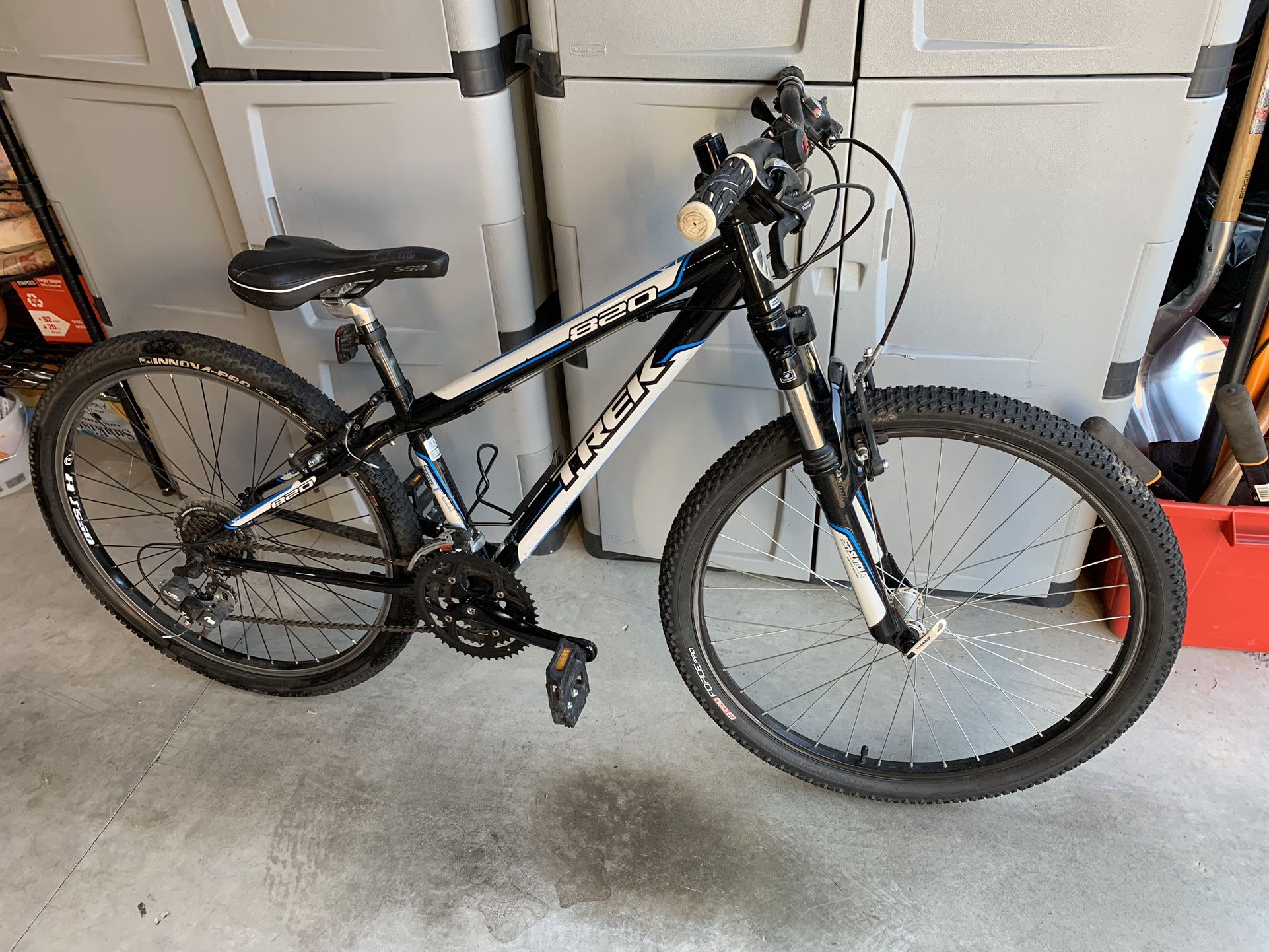 Trek 820 Mountain Bike 21 Speed, 26 Inches Tires (13 Inches Frame)