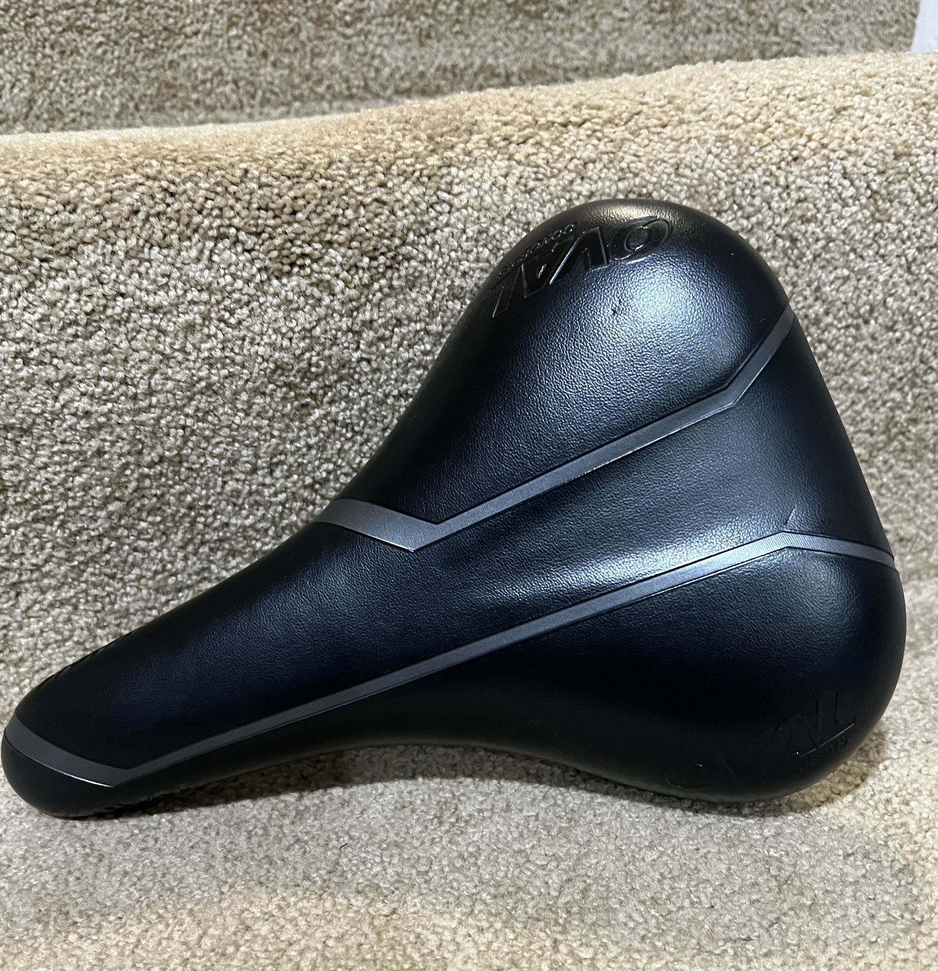 NEW Oval Concepts Seat Selle Royal  Saddle Road Hybrid Black Padded