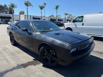 DODGE CHALLENGER 2013