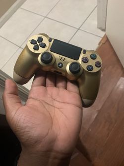 PS4 controller