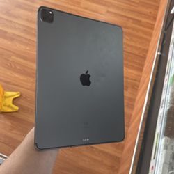 iPad Pro 12.9 5th Generation Wifi Cell 128GB  Used 