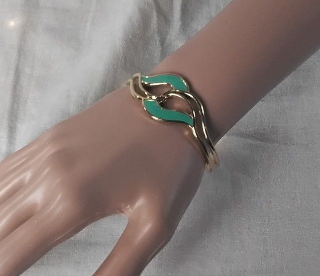 Avon LoveKnot Goldtone Aqua Enamel Cuff Bracelet Vintage