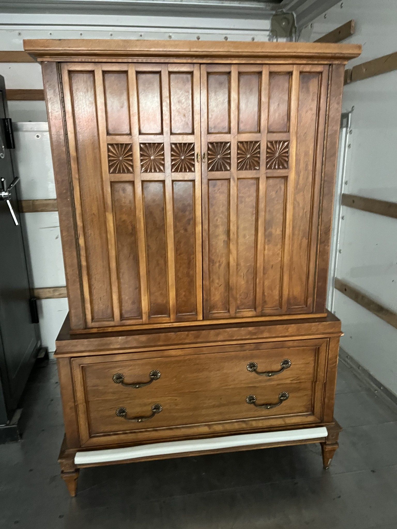 Armoir Wooden