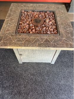 Gas outdoor fireplace