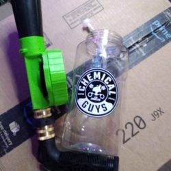 Foam blaster, foam sprayer, car washing tool