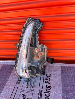 2017-2018-2018-2020 -2021 -2022 TOYOTA PRIUS PRIME FOG LIGHT RIGHT LED OEM